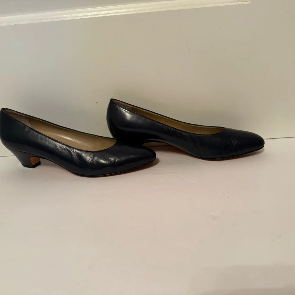 ⭐️SALVATORE FERRAGAMO SHOES HEELS NAVY BLUE LEATHER SIZE 8B ITALY LUXURY